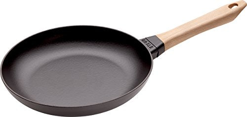 STAUB Gusseisen Pfanne mit Holzgriff, 24 cm, mit mattSchwarzer Emaillierung im Inneren der Pfanne, für alle Herdarten inkl Induktion & Backofen, Schwarz im Sale
