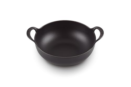 Le Creuset Balti Dish aus Gusseisen, 24 cm, 2,7 Liter, Schwarz matt, 20142240000460 im Sale
