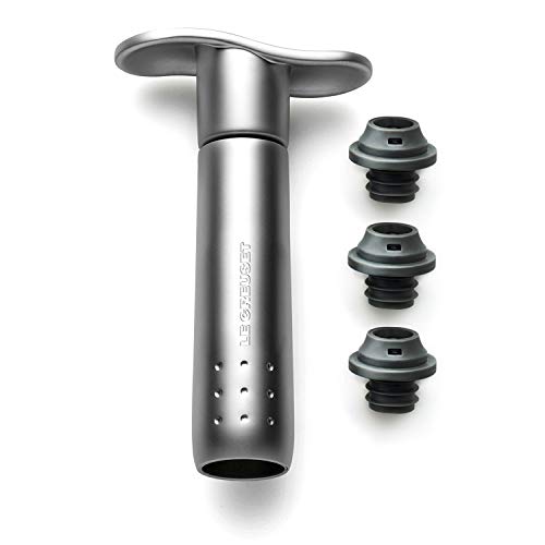 Le Creuset, Weinpumpen-Set inkl. 3 Verschlüssen, Weinkonservierung, Metall, Zamak, WA 137, 59014013001625 im Sale