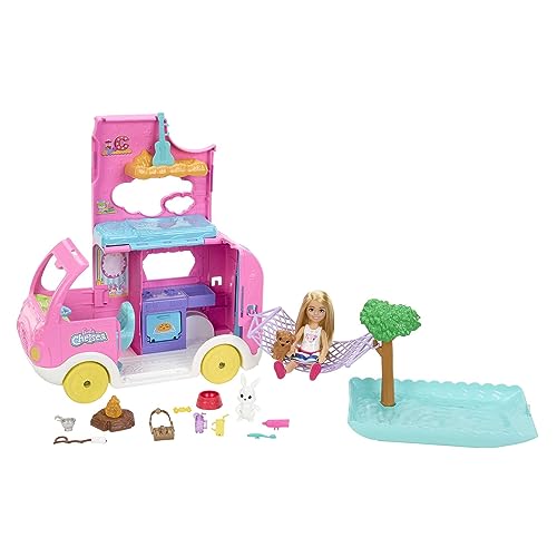 Barbie Chelsea 2-in-1-Camper - Spielzeugfahrzeug mit Pool, Hängematte und Essbereich, für fantasievolles Spielen und Geschichtenerzählen, ab 3 Jahren, HNH90 im Sale