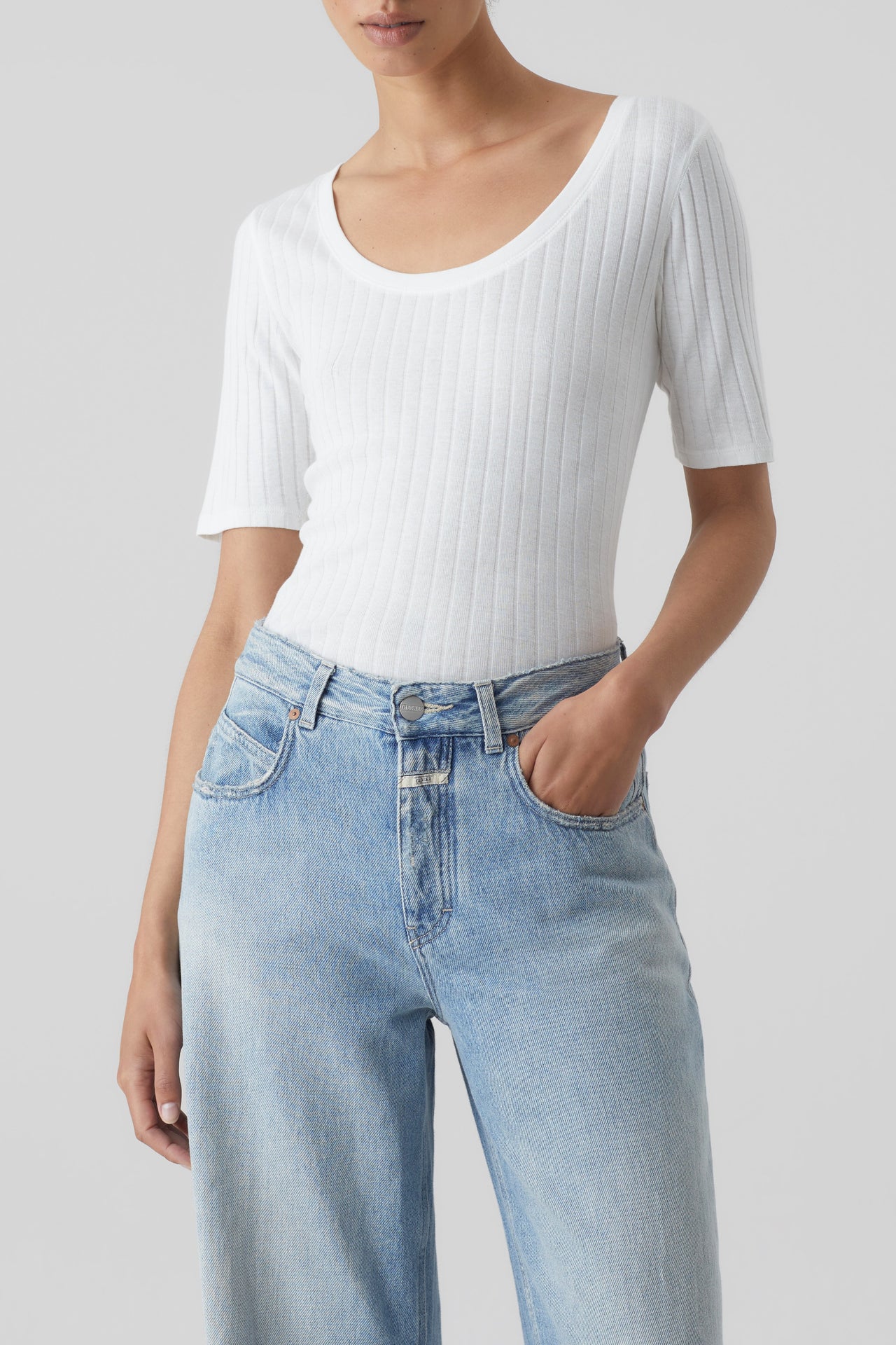 Closed SCOOPNECK SHORTSLEEVE im Sale